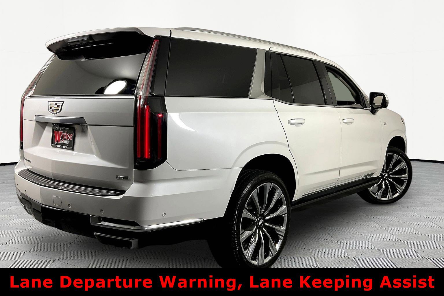 Used 2025 Cadillac Escalade Premium Luxury Platinum AWD/4WD image 6