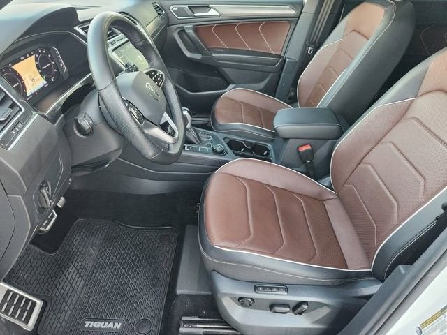 Used 2022 Volkswagen Tiguan SEL R-Line image 11