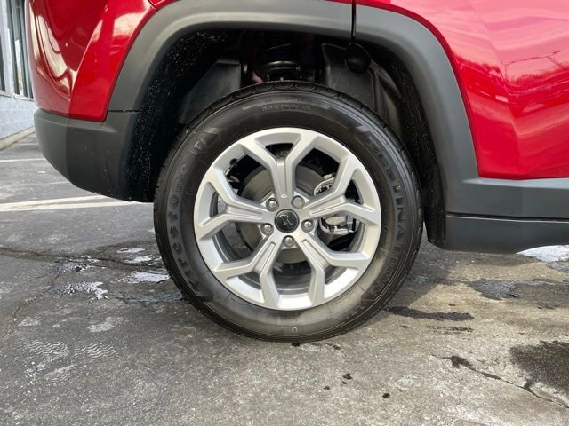 New 2026 Jeep Compass Latitude AWD/4WD image 32