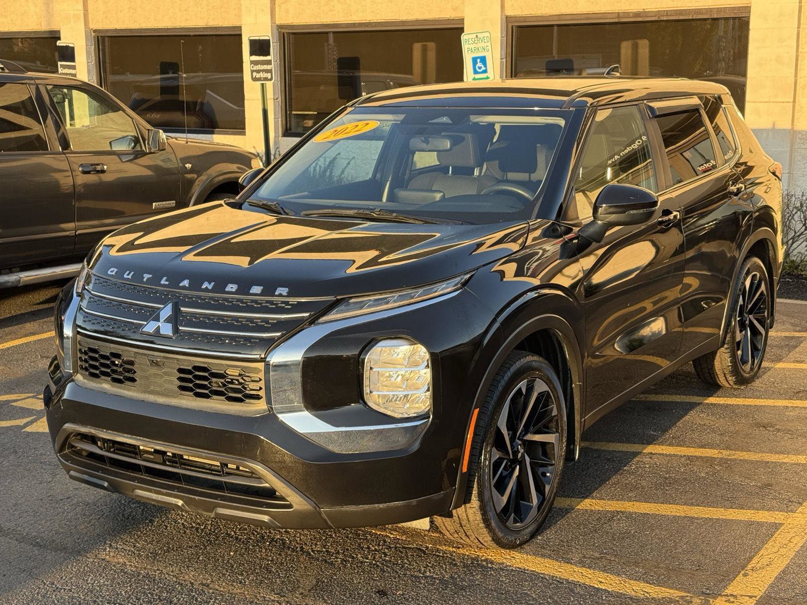 Used 2022 Mitsubishi Outlander ES image 4