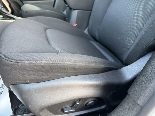 Used 2017 Jeep Renegade Latitude w/ Popular Equipment Group image 20