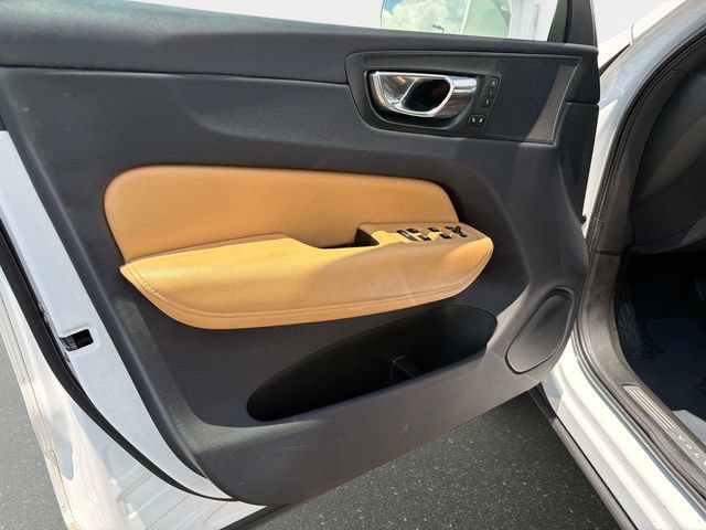 Used 2018 Volvo XC60 T6 Inscription w/ Luxury Seat Package AWD/4WD image 17