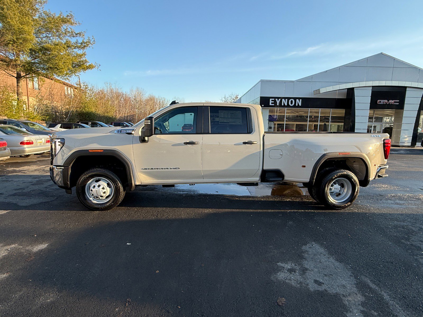 New 2026 GMC Sierra 3500 Pro image 2