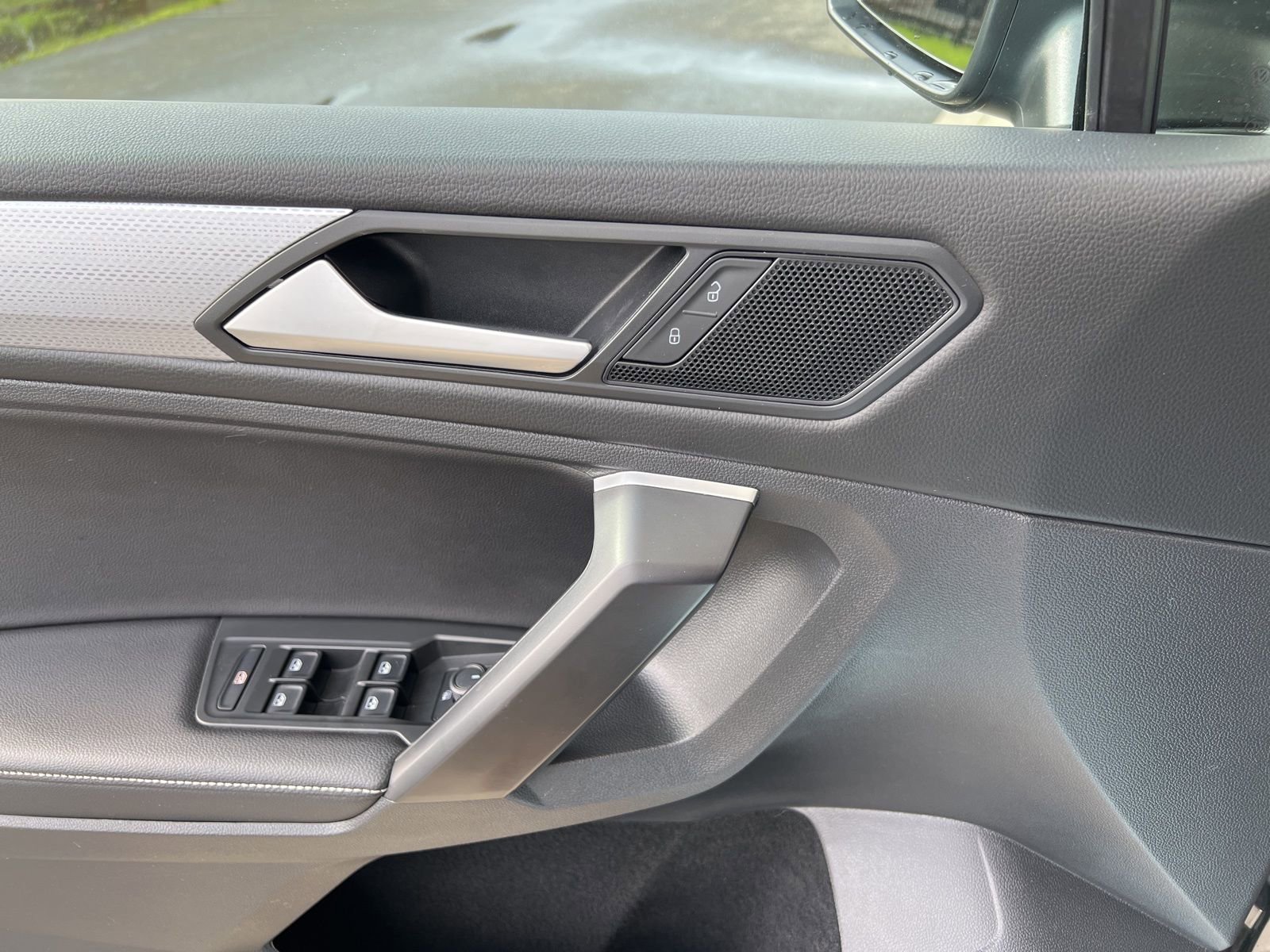 Used 2024 Volkswagen Tiguan S image 11