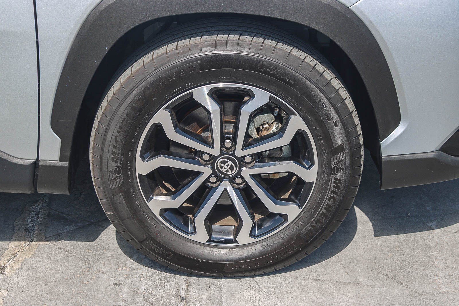 Used 2024 Toyota Corolla Cross AWD Hybrid image 11