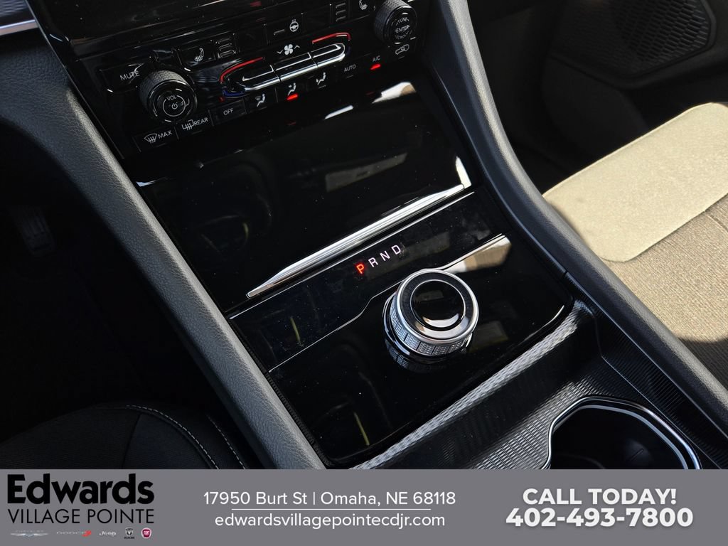 New 2026 Jeep Grand Cherokee L Laredo AWD/4WD image 22