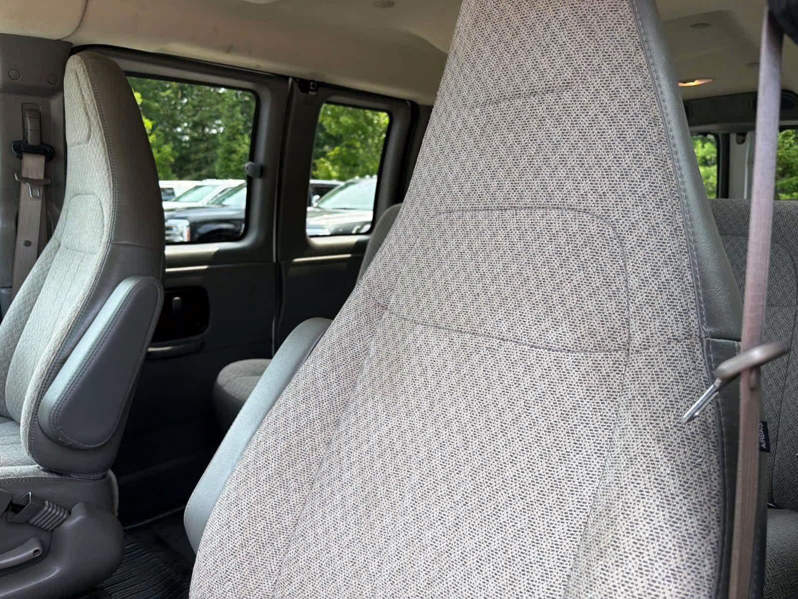 Used 2025 Chevrolet Express 2500 LT RWD image 13