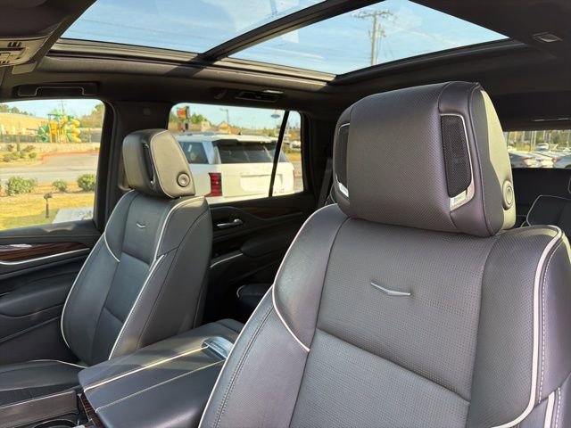 Used 2023 Cadillac Escalade Premium Luxury image 24