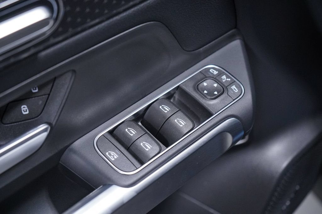 Used 2024 Mercedes-Benz EQB 250+ image 20