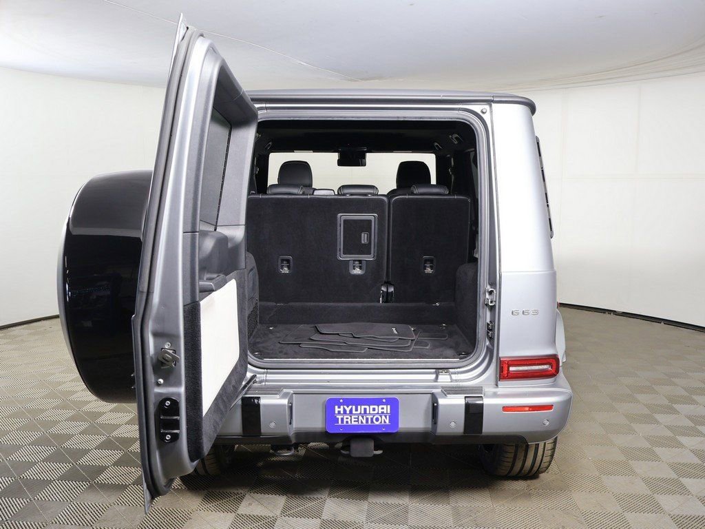 Used 2019 Mercedes-Benz G 63 AMG 4MATIC w/ Seat Comfort Package image 18