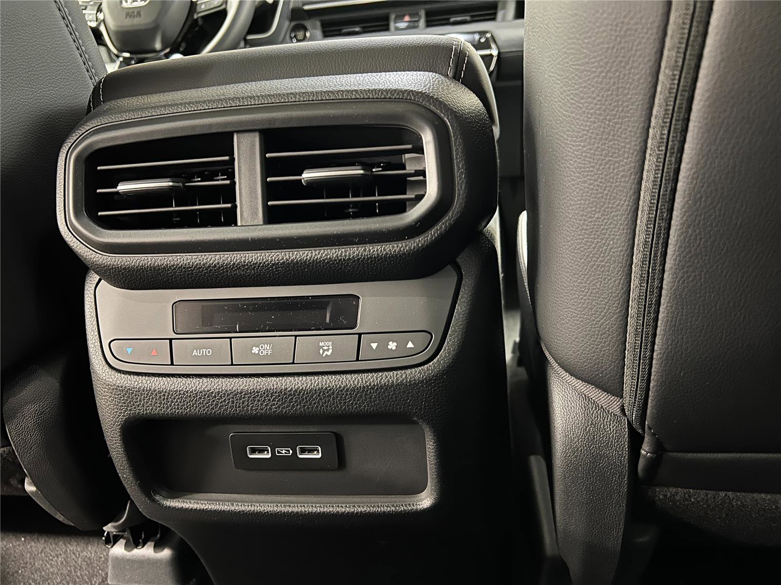 New 2025 Honda Pilot Touring image 33