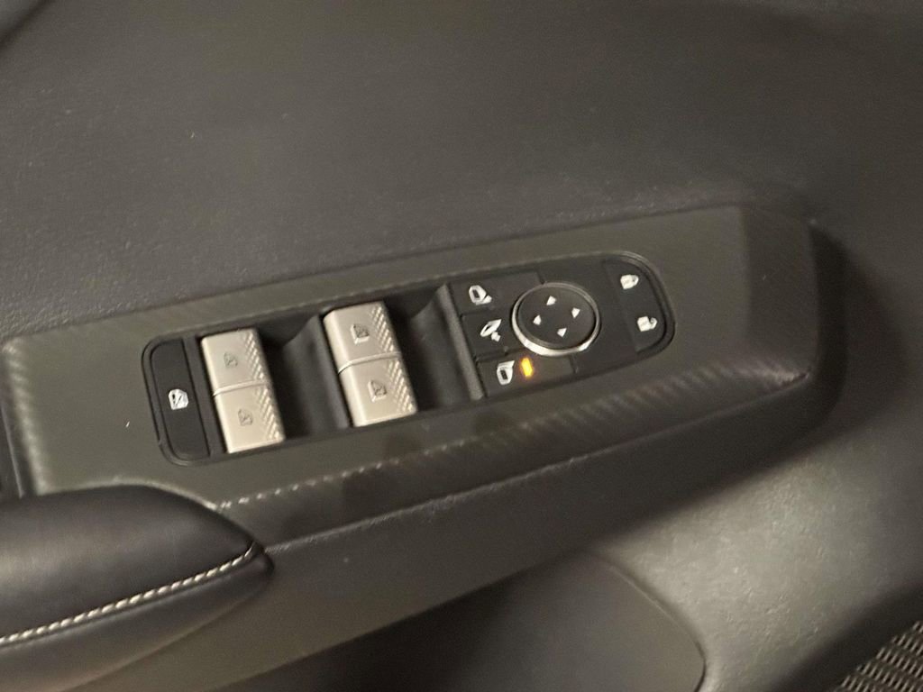 Used 2024 Mitsubishi Outlander SE image 14