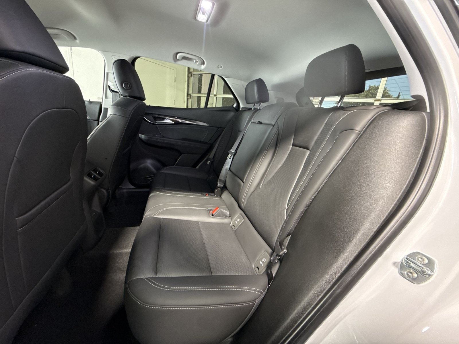 Used 2025 Buick Envision Preferred AWD/4WD image 25
