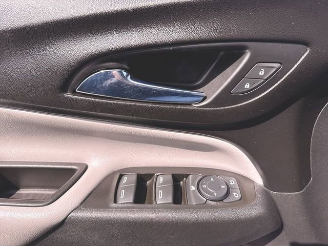 Used 2020 Chevrolet Equinox LS w/ LS Convenience Package image 22