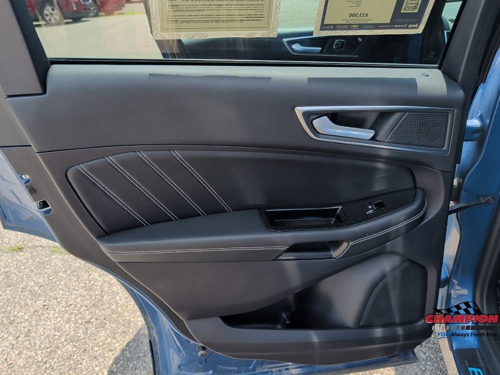 Used 2019 Ford Edge ST w/ Equipment Group 401A AWD/4WD image 16
