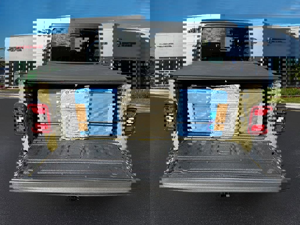 New 2026 Jeep Gladiator Rubicon w/ Dual Top Group image 28