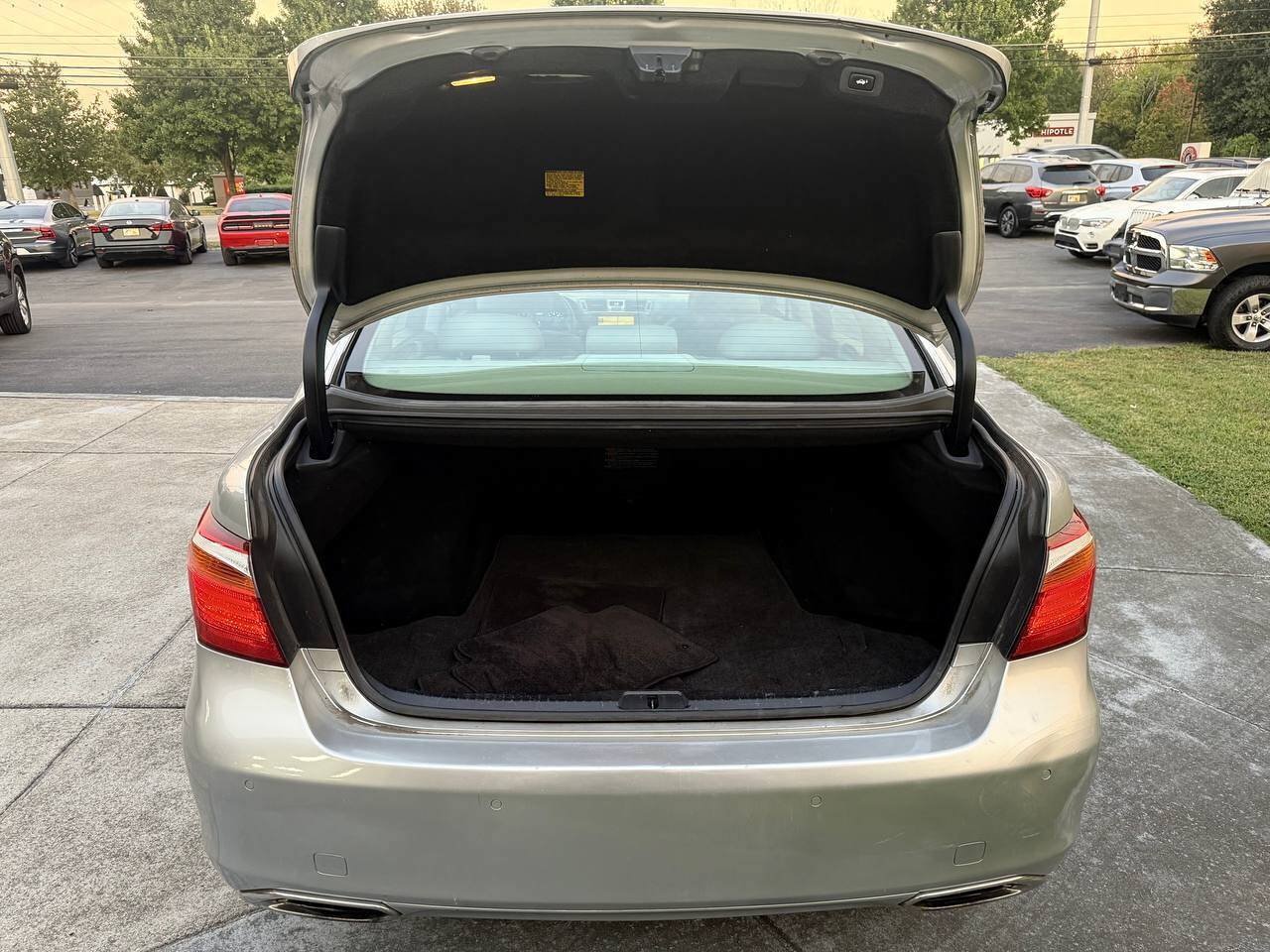 Used 2010 Lexus LS 460 AWD w/ Luxury Value Edition image 17