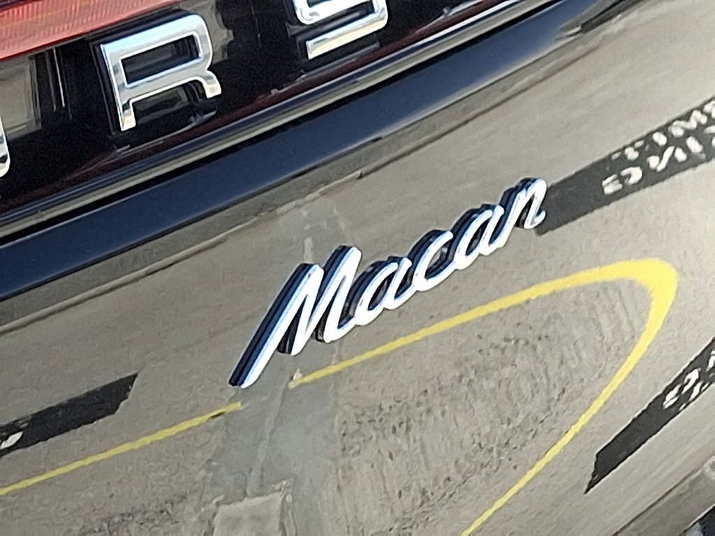 Certified 2025 Porsche Macan image 27