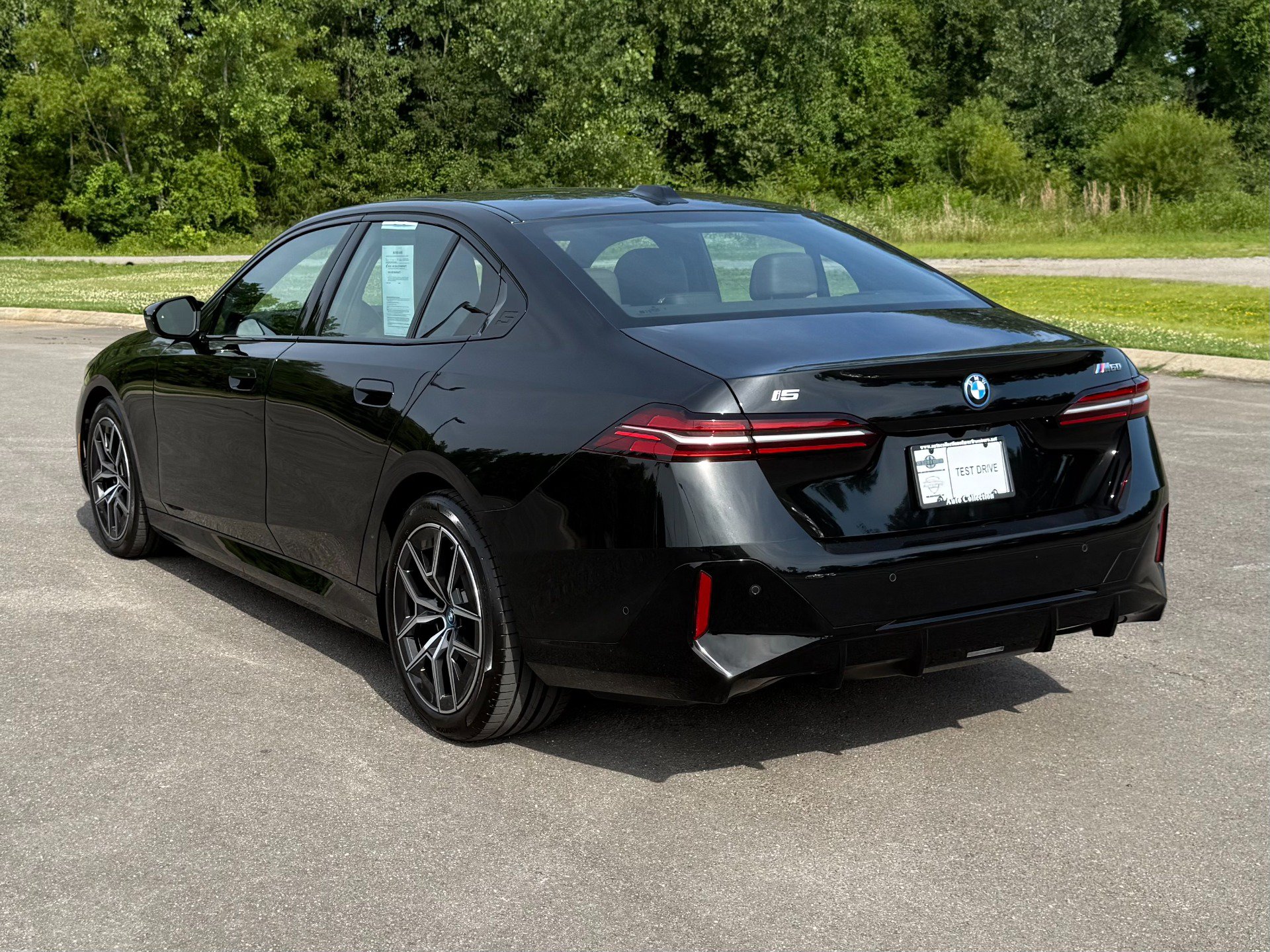 Used 2024 BMW i5 M60 w/ Premium Package AWD/4WD image 4