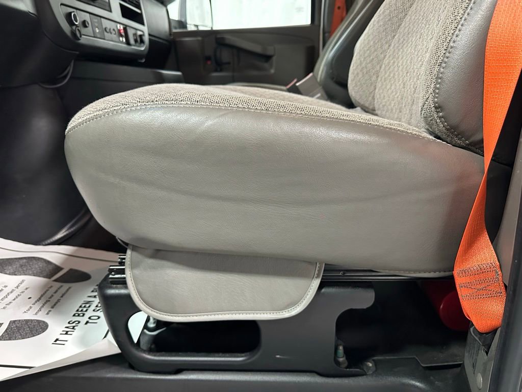 Used 2022 Chevrolet Express 3500 w/ Power Convenience Package image 14