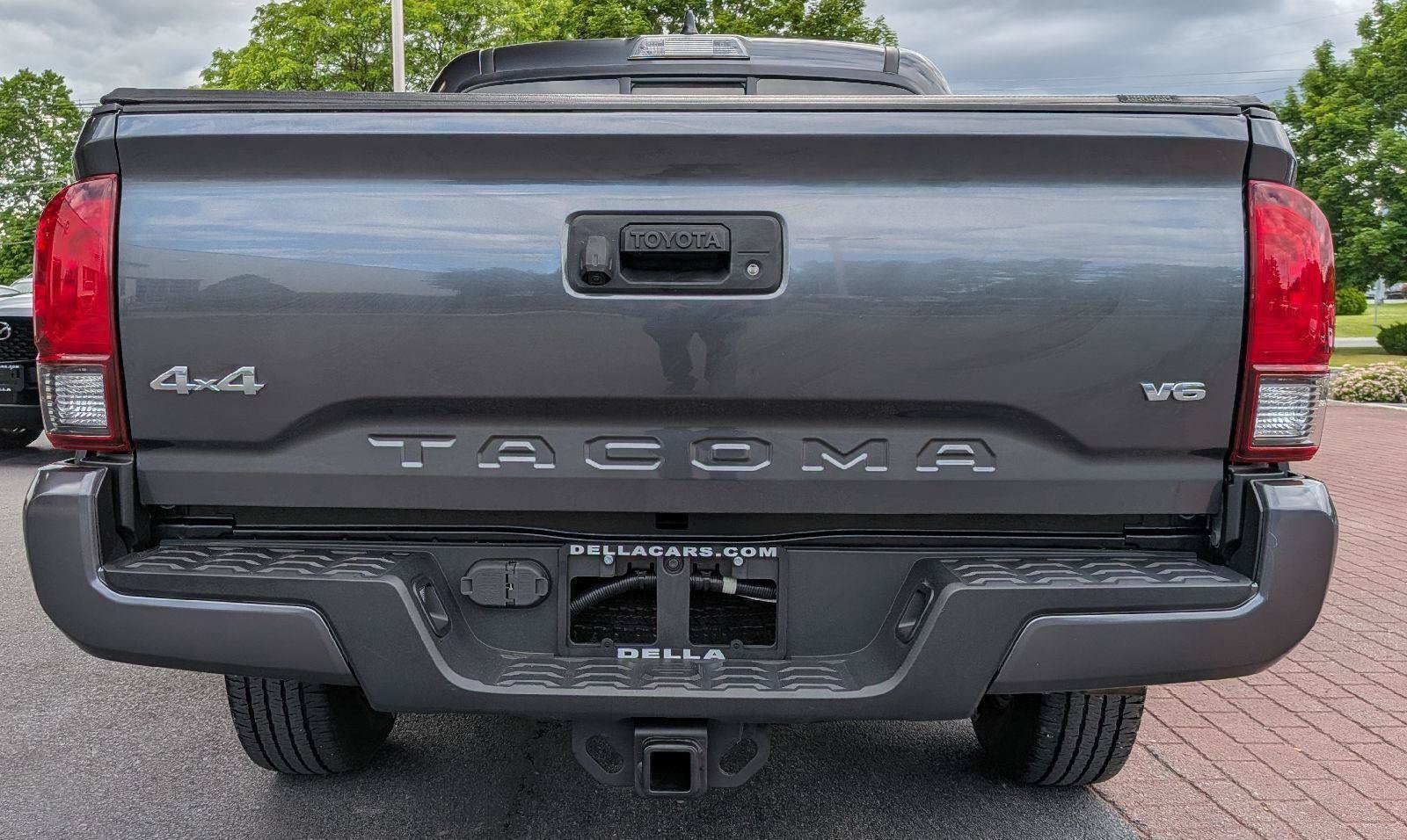 Used 2021 Toyota Tacoma SR AWD/4WD image 9