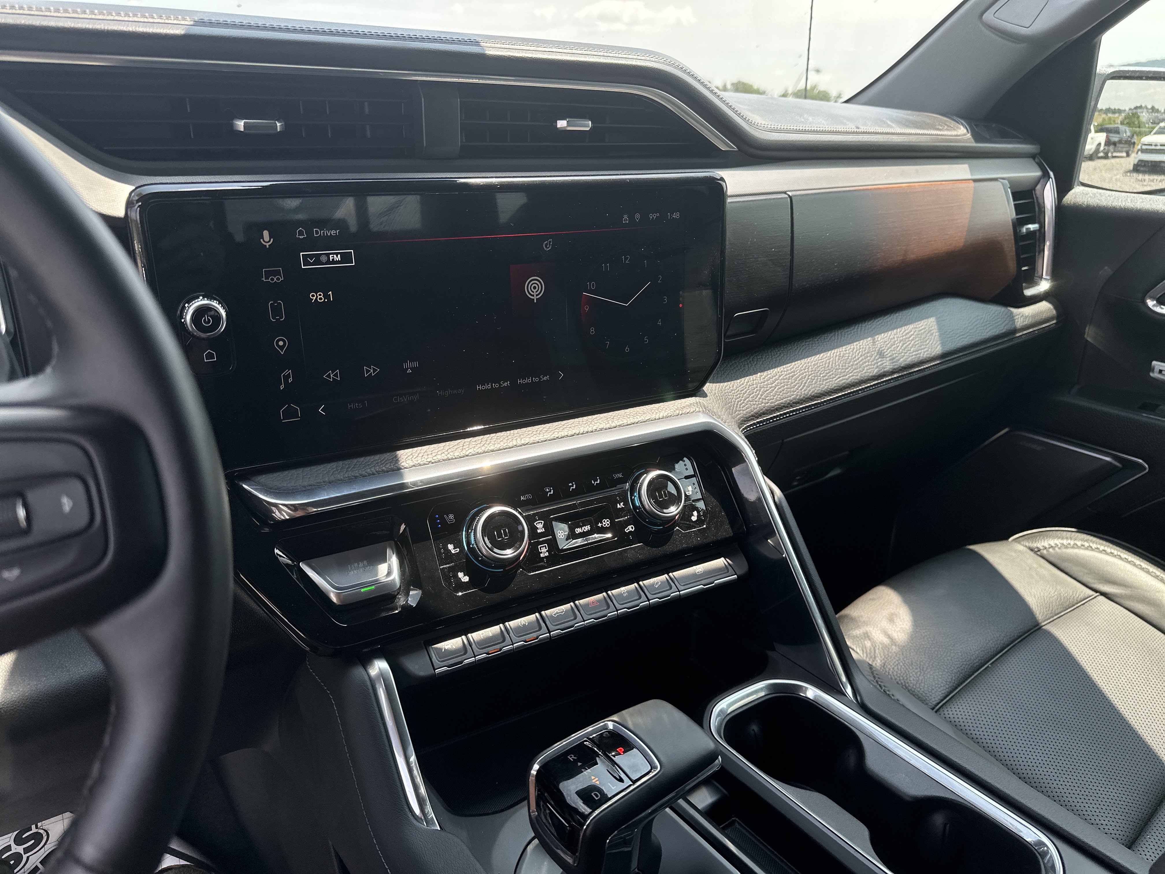 Used 2024 GMC Sierra 1500 Denali AWD/4WD image 24
