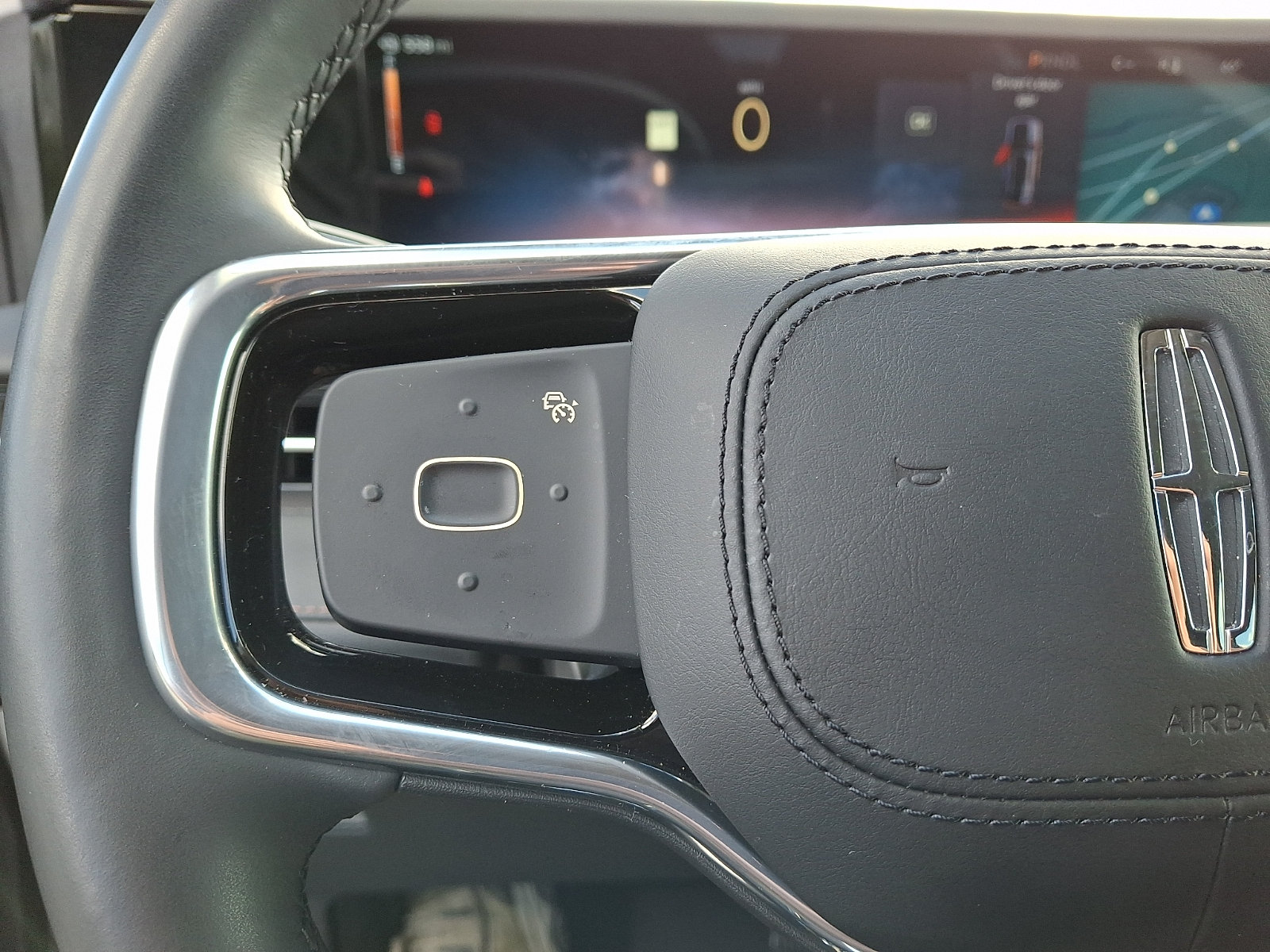 Used 2026 Lincoln Nautilus Premier AWD/4WD image 22