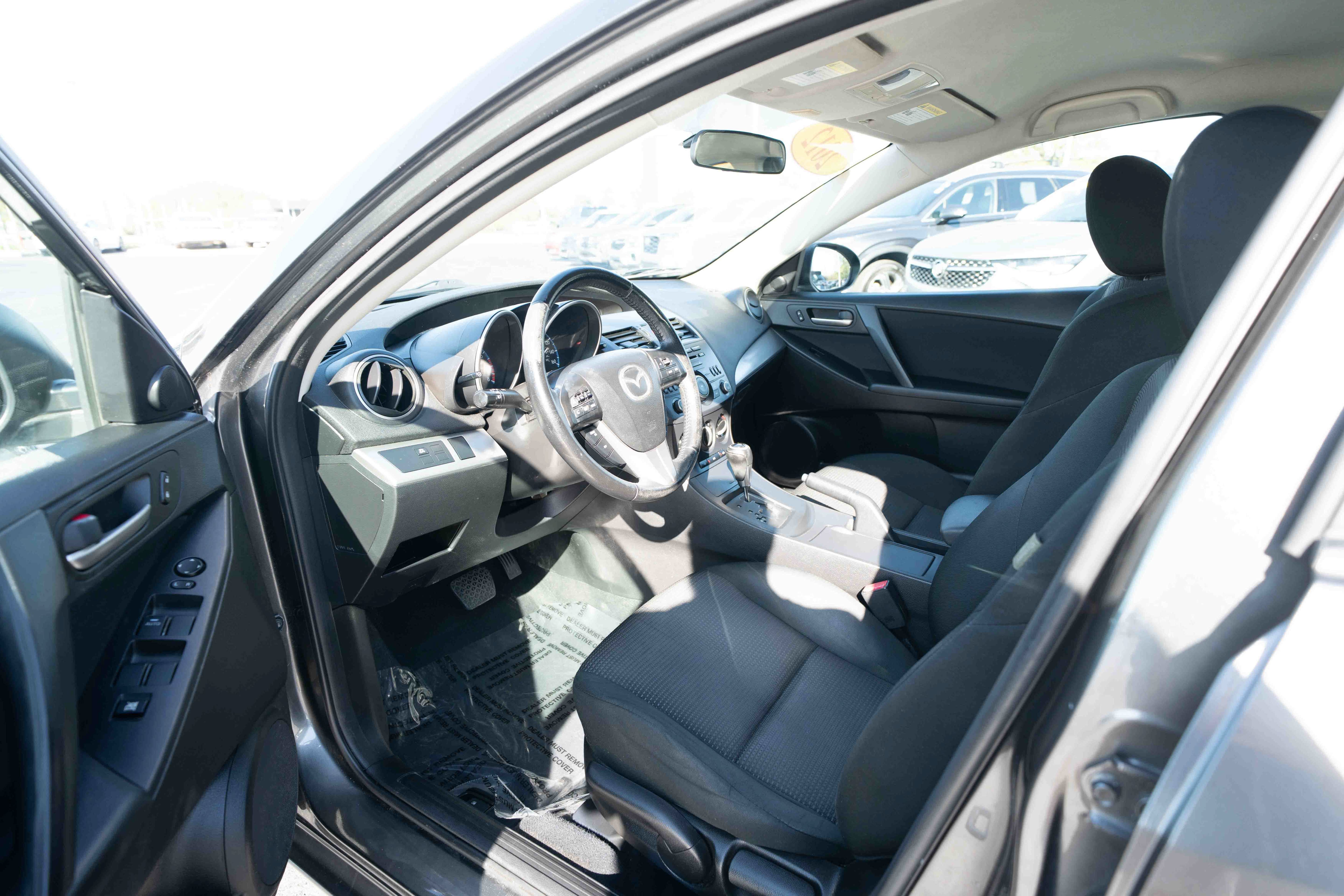 Used 2012 MAZDA MAZDA3 i Touring FWD image 8