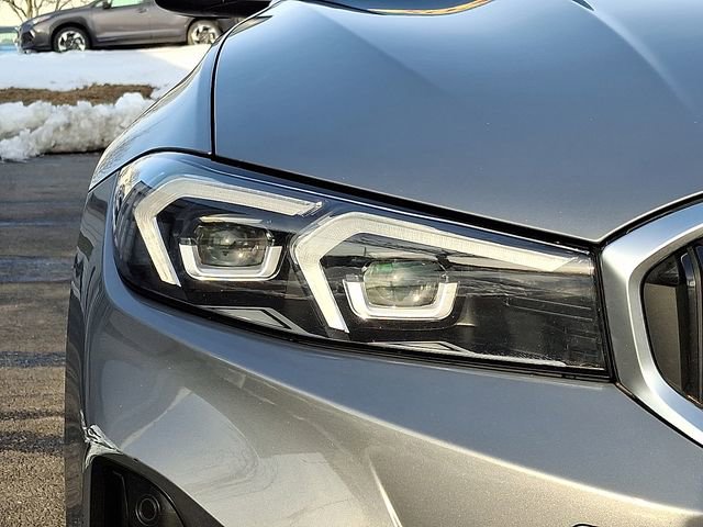 Used 2023 BMW 330i xDrive Sedan w/ Premium Package image 9