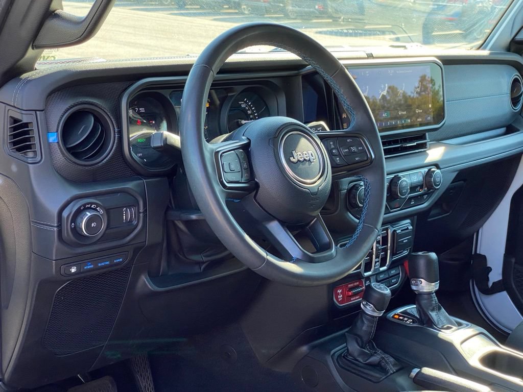 Used 2024 Jeep Wrangler Unlimited Rubicon 4xe AWD/4WD image 10