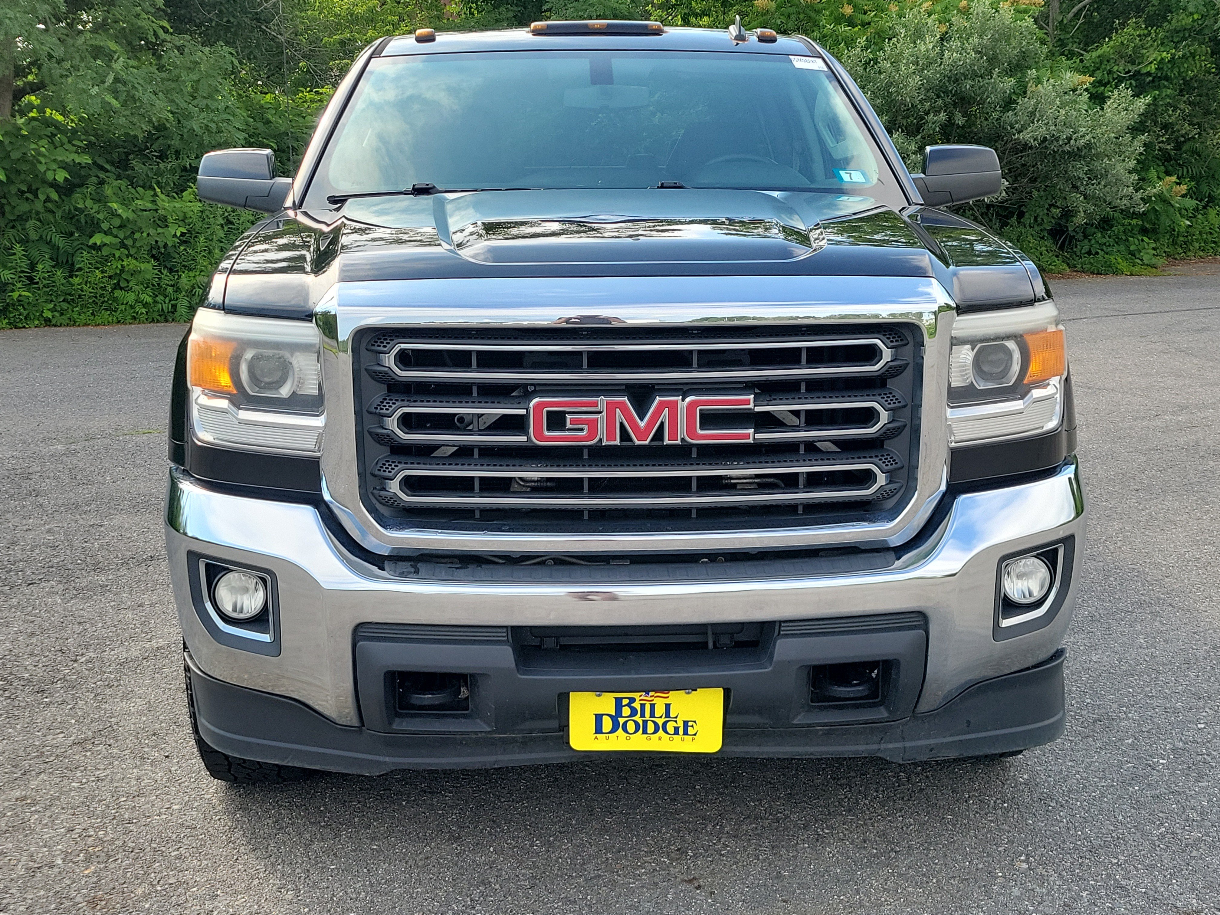 Used 2015 GMC Sierra 2500 SLE w/ SLE Preferred Package AWD/4WD image 2