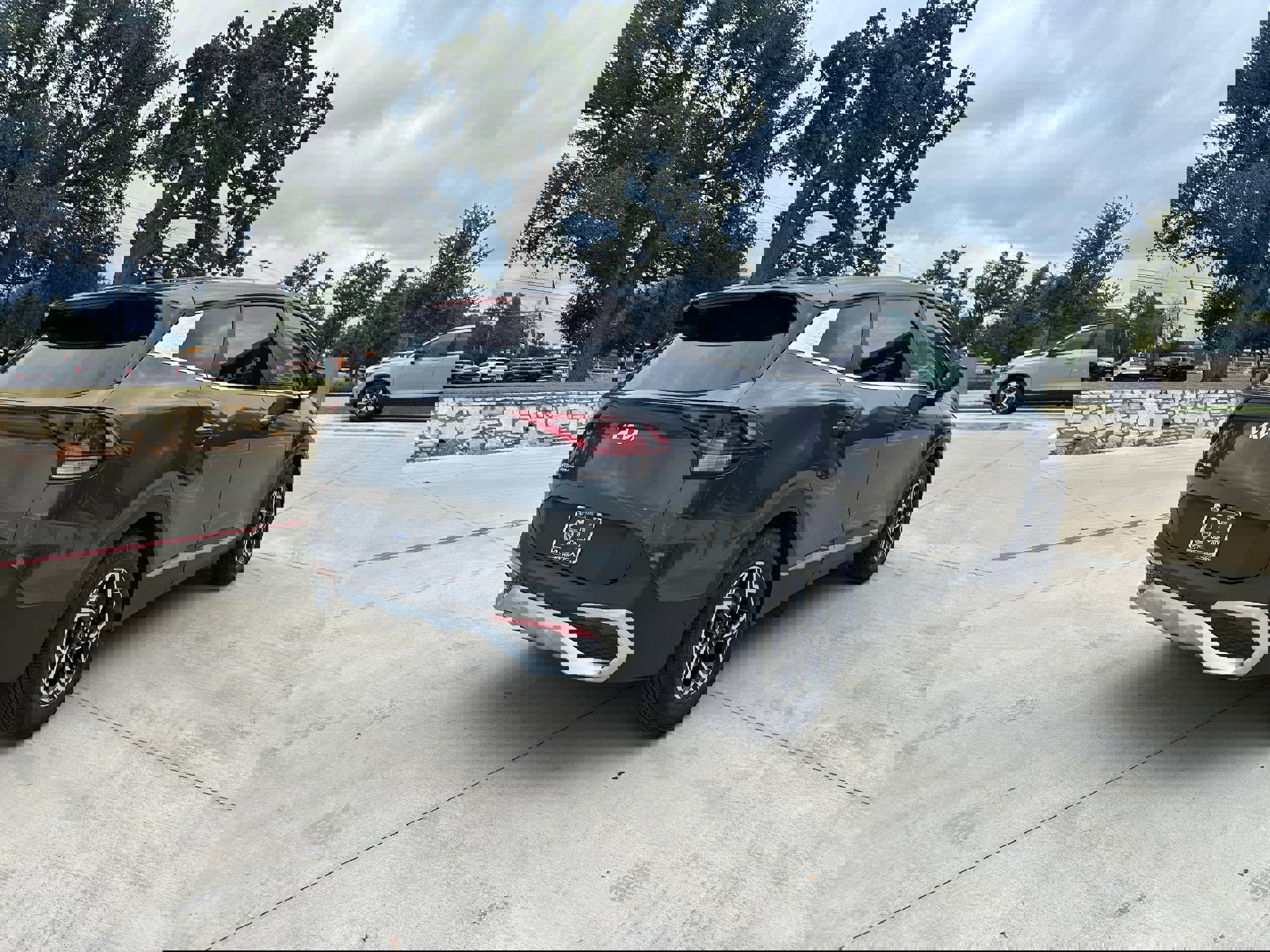 Used 2023 Kia Sportage LX image 6