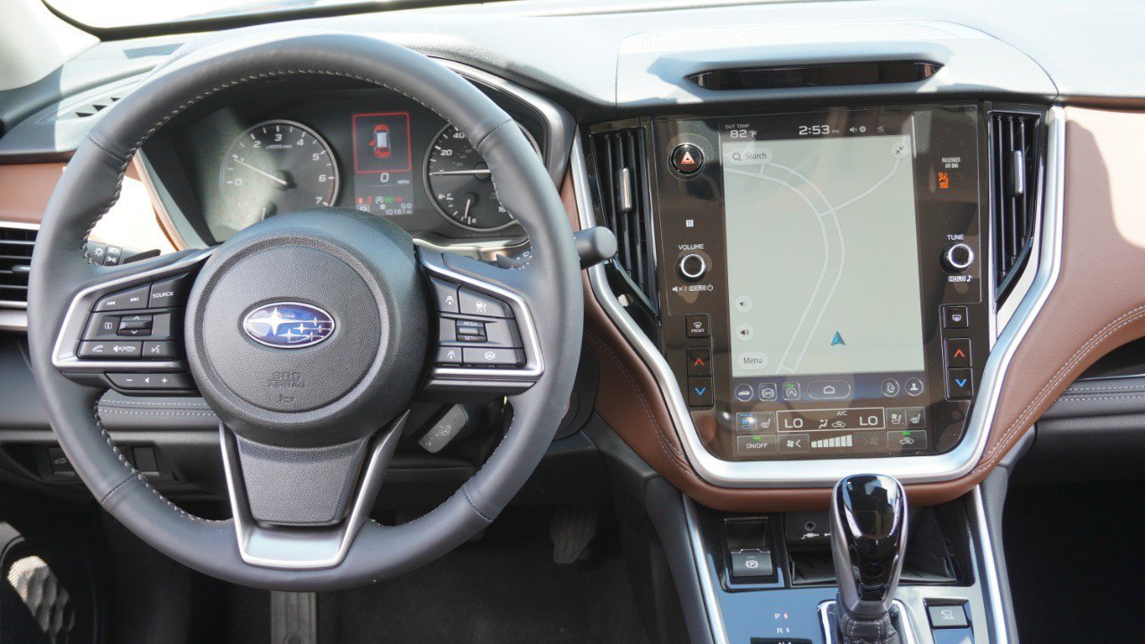 Used 2025 Subaru Outback Touring AWD/4WD image 30