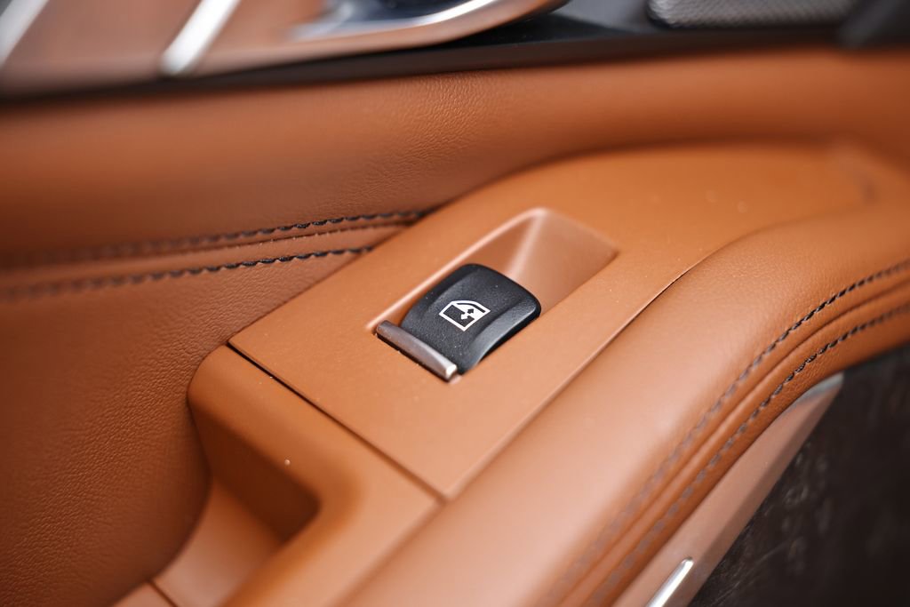 Used 2023 BMW X5 M50i w/ Executive Package image 25