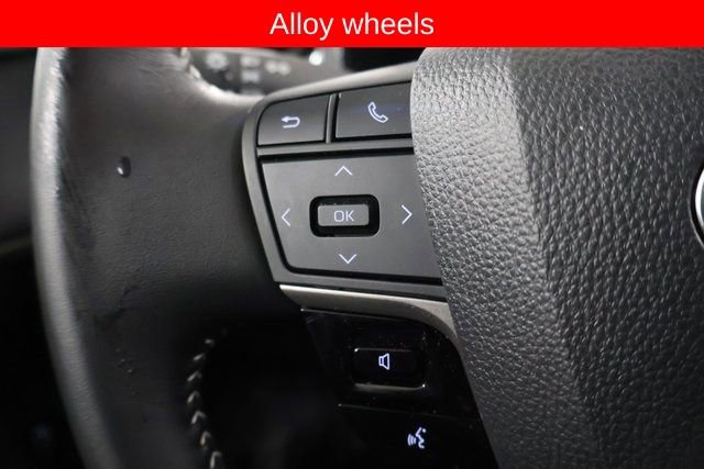 Used 2025 Toyota Camry SE image 19