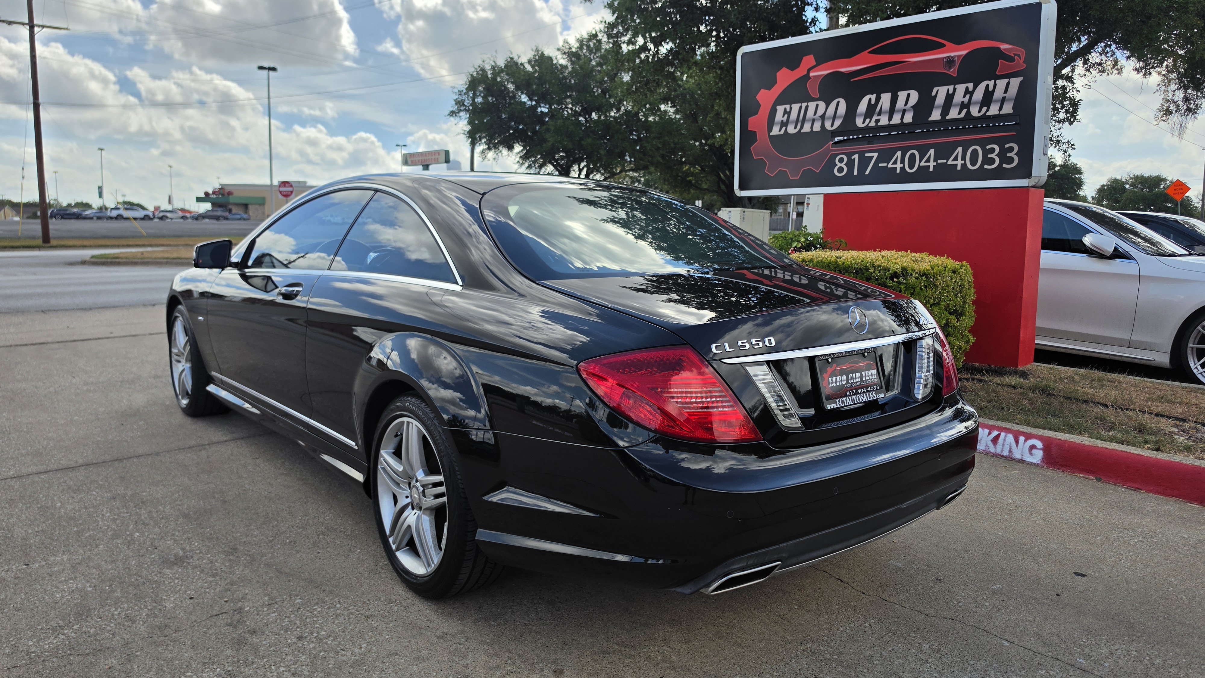 Used 2012 Mercedes-Benz CL 550 4MATIC w/ Sport Pkg image 3