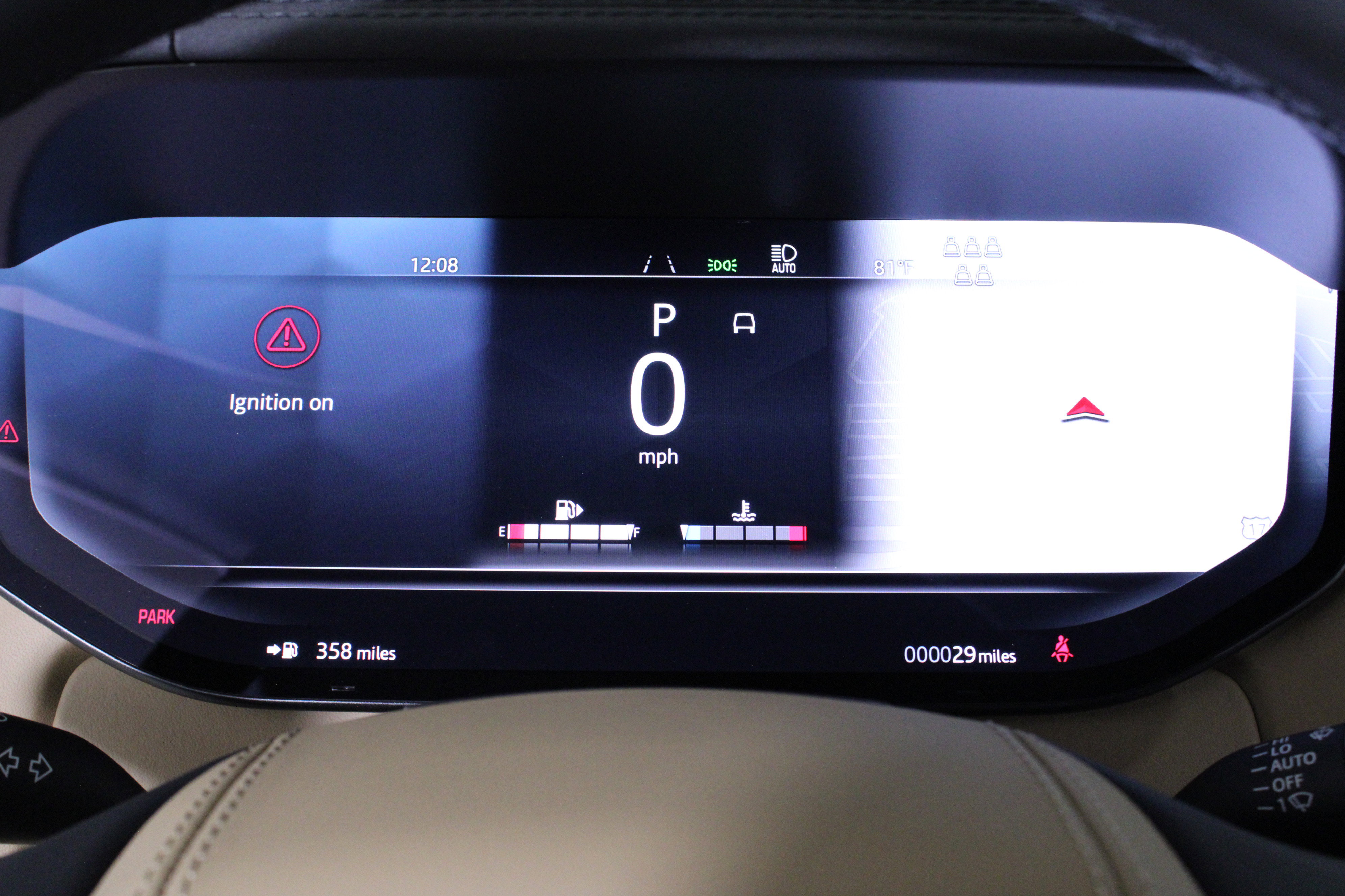 New 2026 Land Rover Range Rover Long Wheelbase SE image 18