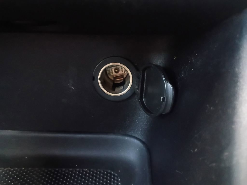 Used 2012 Dodge Avenger SE image 6