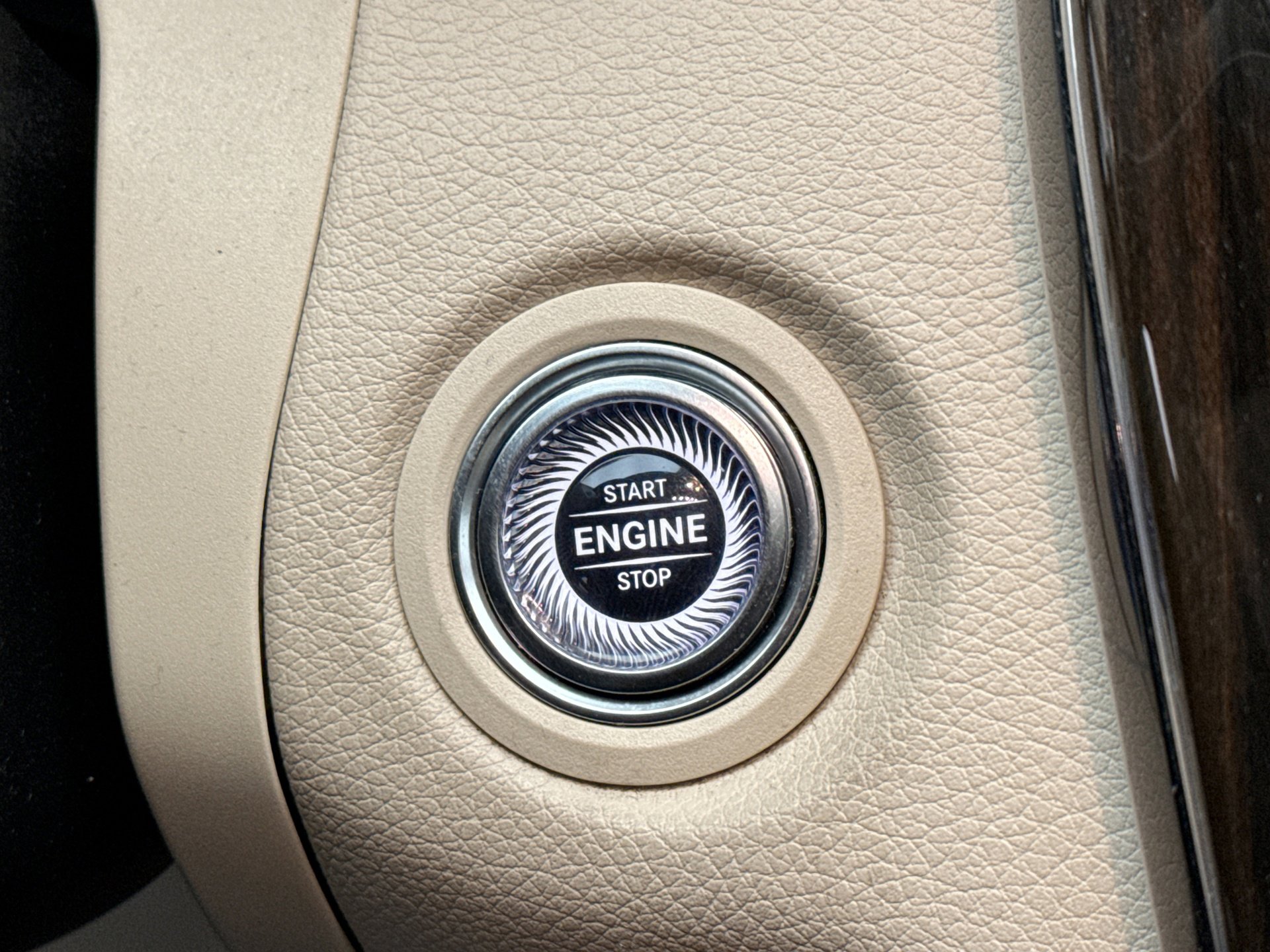 Used 2021 Mercedes-Benz C 300 4MATIC Sedan image 21