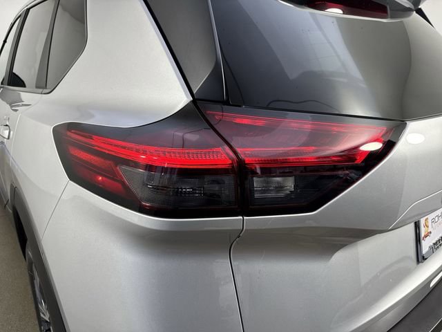 Used 2023 Nissan Rogue SV image 32