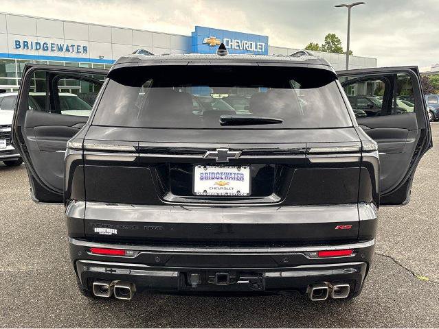 Used 2024 Chevrolet Traverse RS w/ LPO, Floor Liner Package AWD/4WD image 12