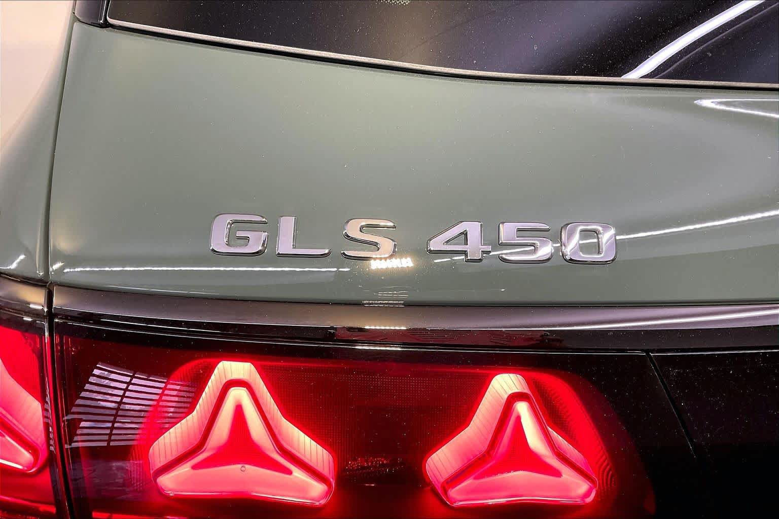 New 2027 Mercedes-Benz GLS 450 4MATIC image 6