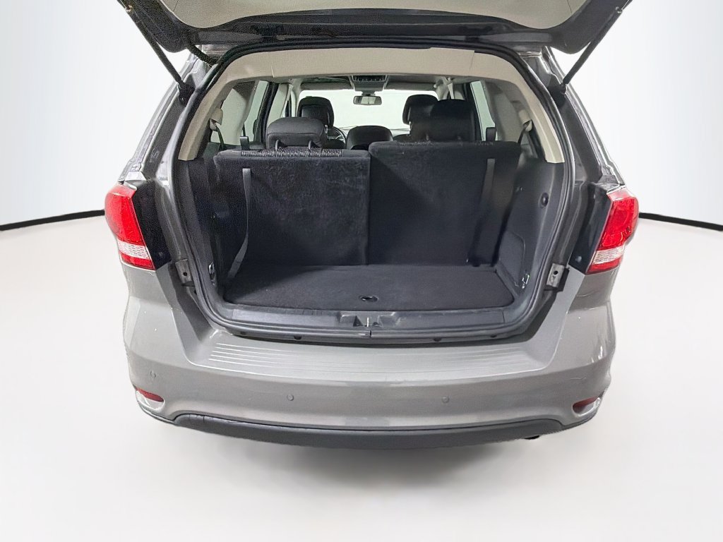 Used 2019 Dodge Journey SE FWD image 25