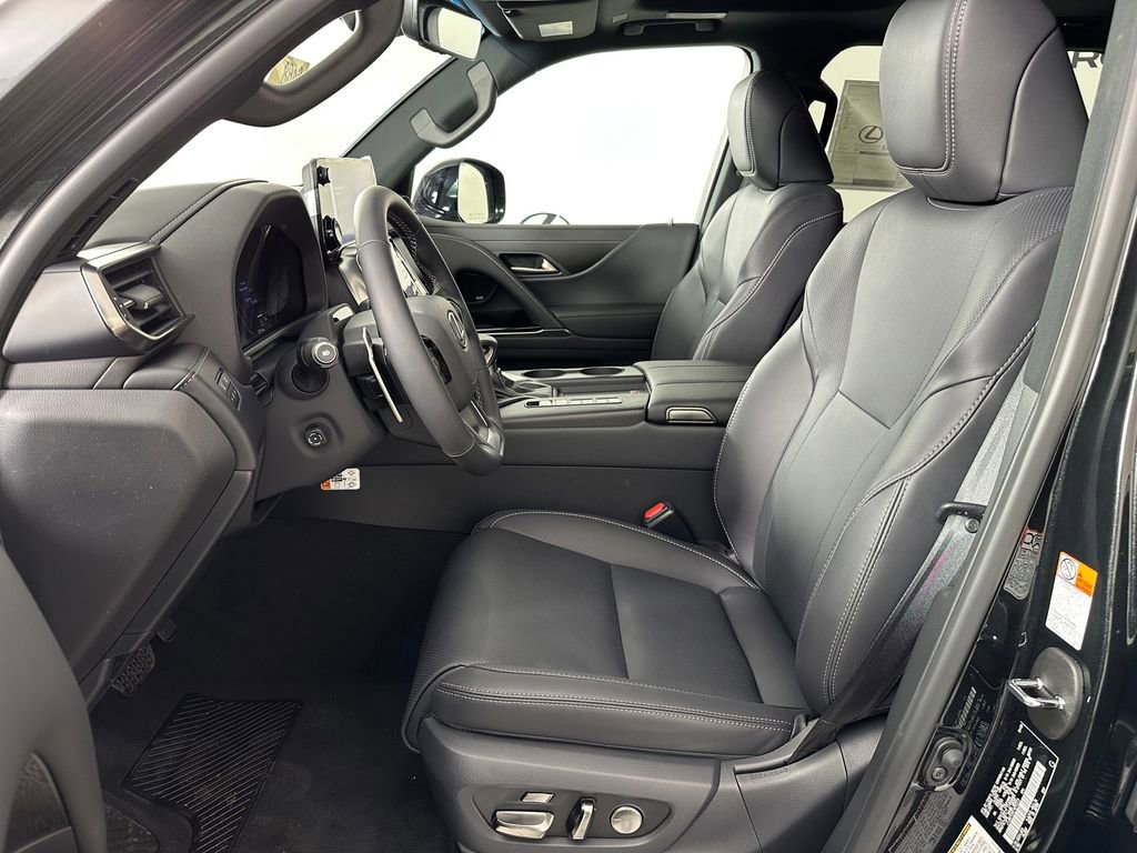 New 2026 Lexus LX 600 4WD w/ Interior Upgrade Package image 16
