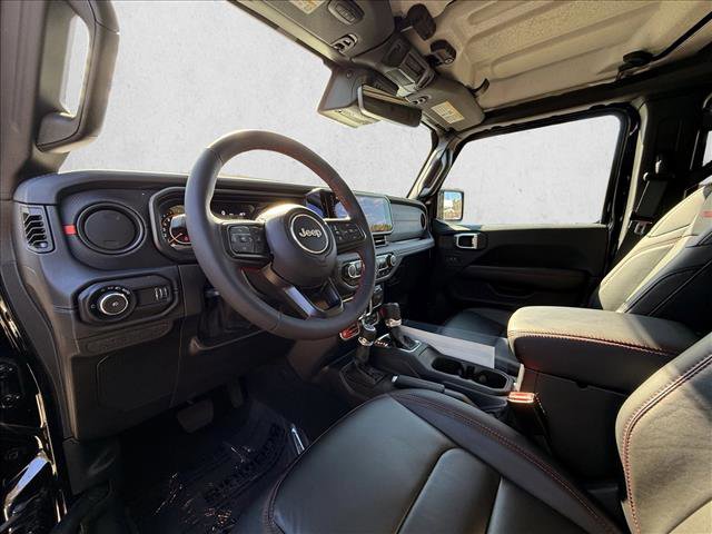 Used 2024 Jeep Wrangler Unlimited Rubicon w/ Technology Group image 15