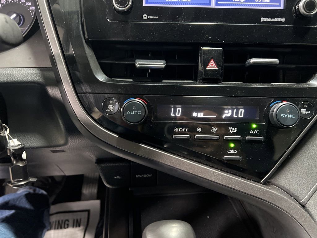 Used 2024 Toyota Camry SE image 27