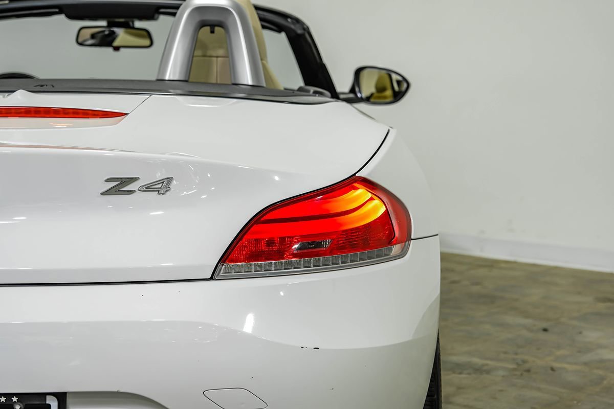 Used 2011 BMW Z4 sDrive30i w/ Premium Pkg RWD image 41