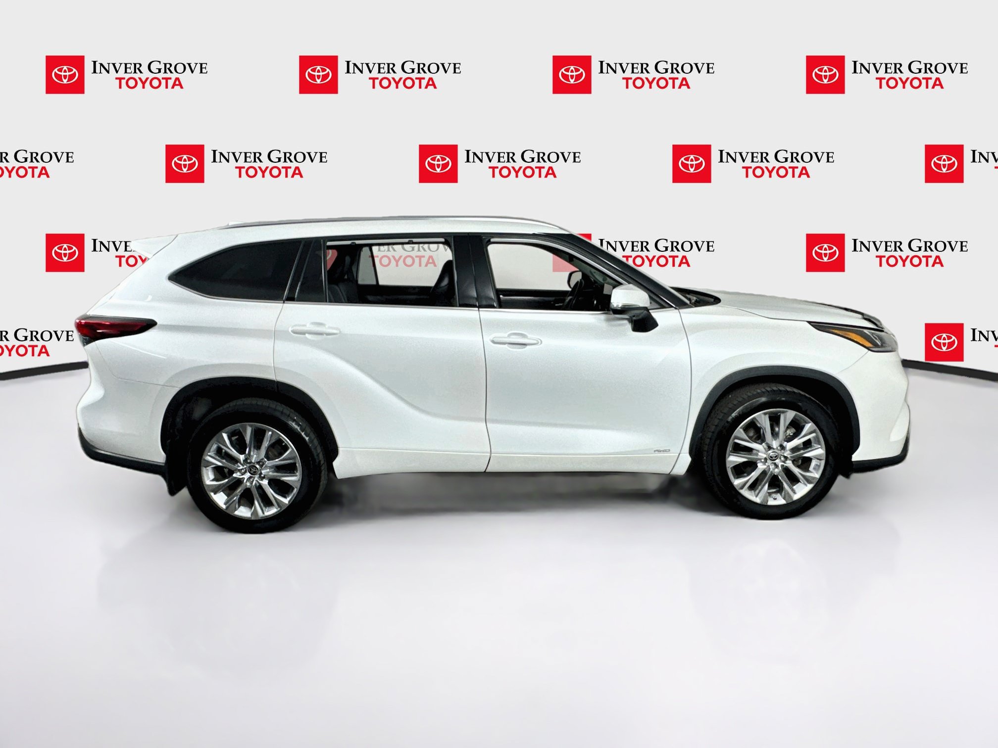 Used 2023 Toyota Highlander Limited AWD/4WD image 4