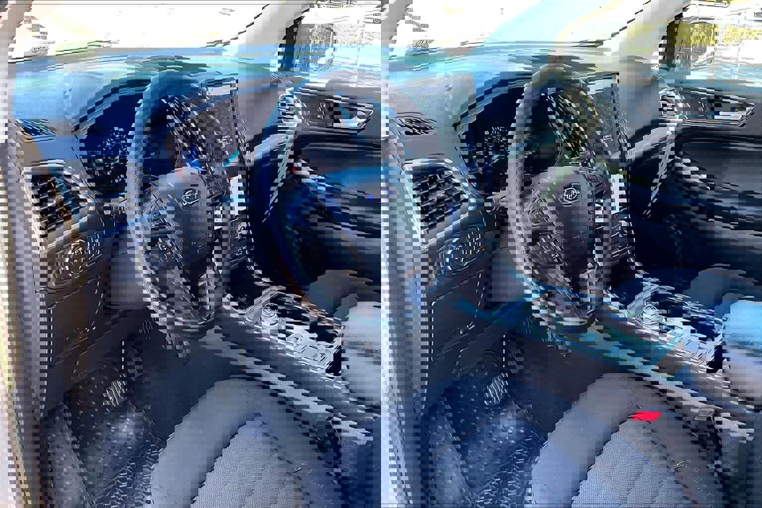 Used 2022 Ford Edge SE image 18