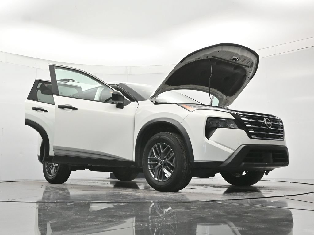 Used 2024 Nissan Rogue S FWD image 49